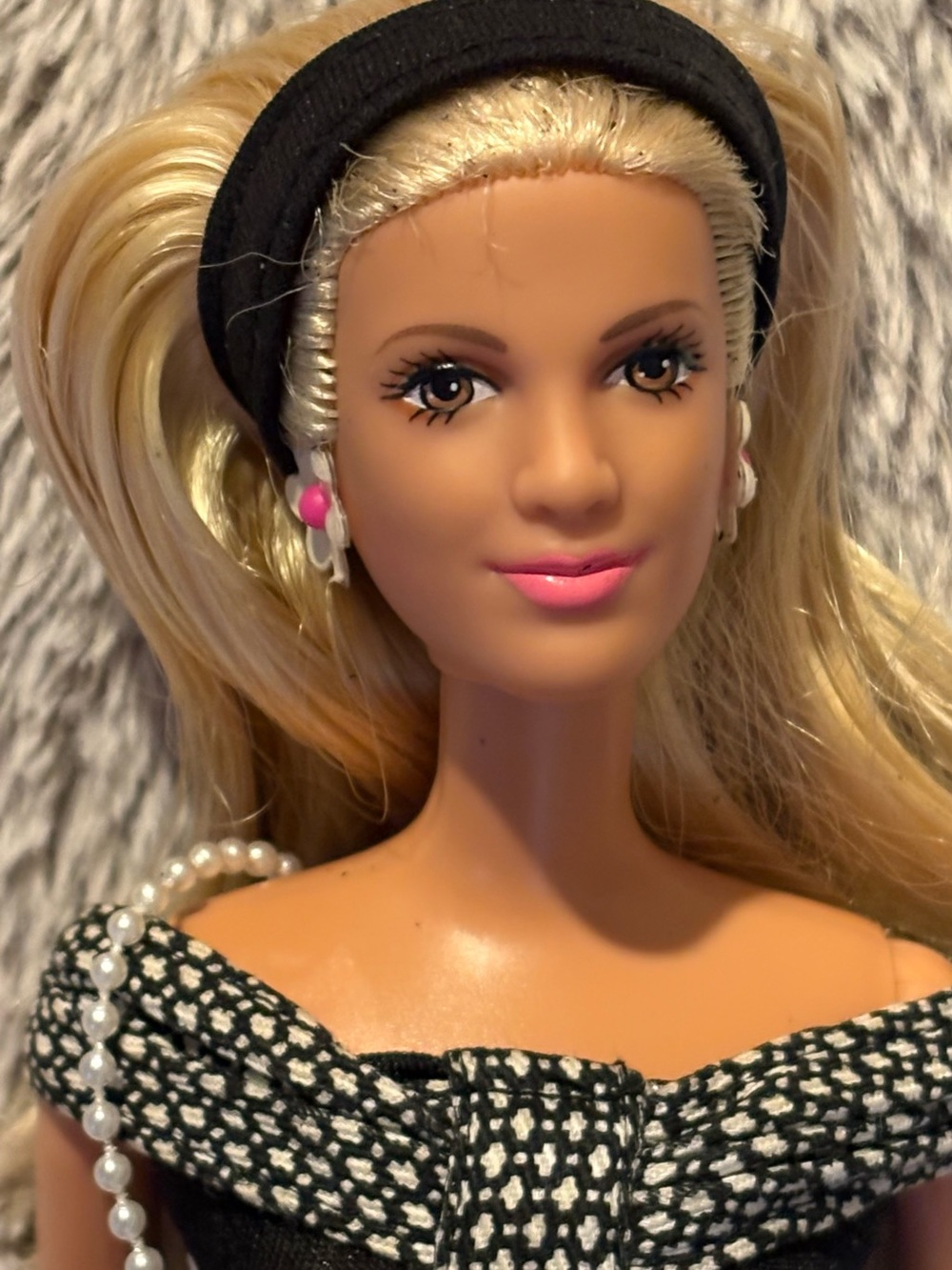 Vintage Barbie Tori Spelling 1991 from 90210 - Picture 2 of 6